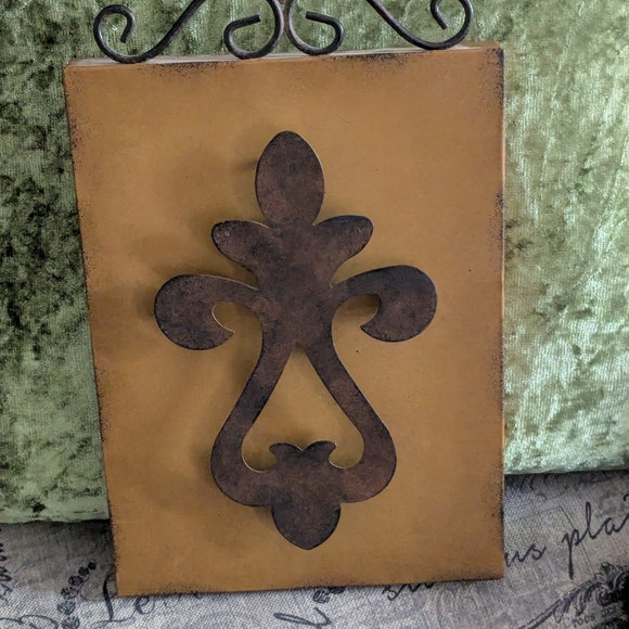 Beautiful And Unique 3D Bronze Metal Fleur-De-Lis Wall Art. - Picture 1 of 9